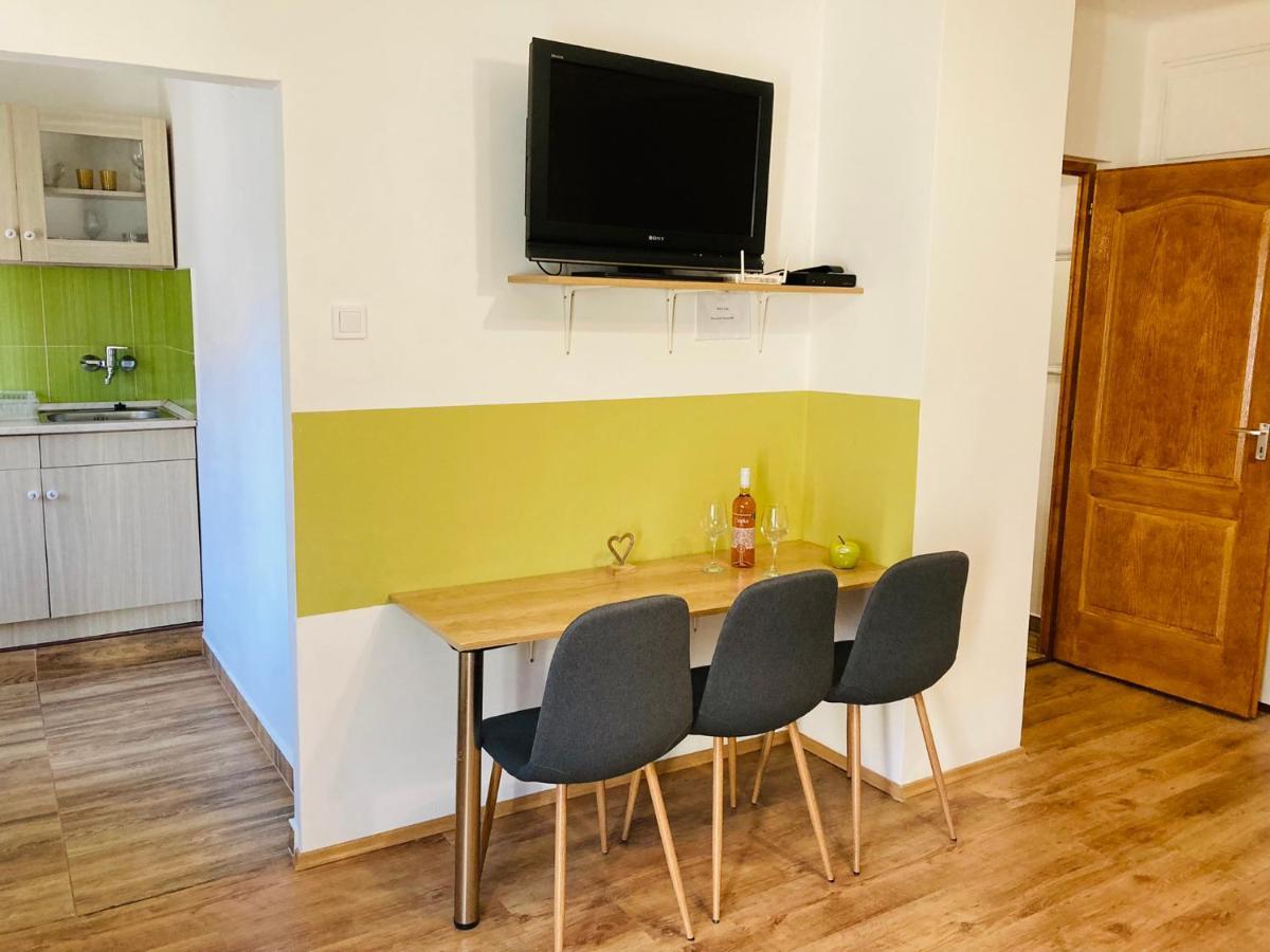 Like Apartman Eger Ngoại thất bức ảnh